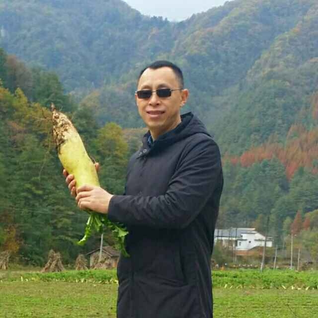 墨迹男的第一张照片--华安婚介网