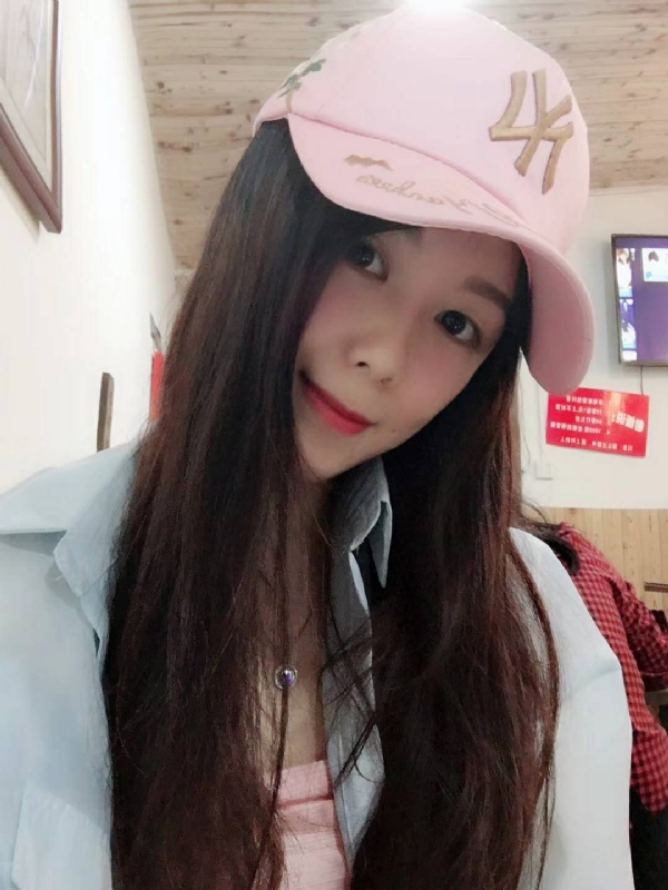 丹丹的第三张照片--华安婚介网