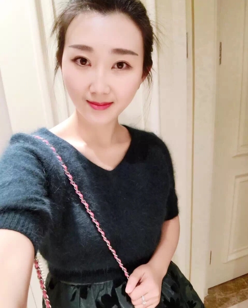 小妮的第三张照片--华安婚介网