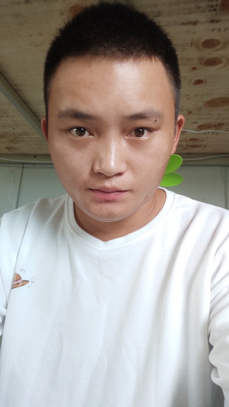水里面的云呀的第一张照片--华安婚介网
