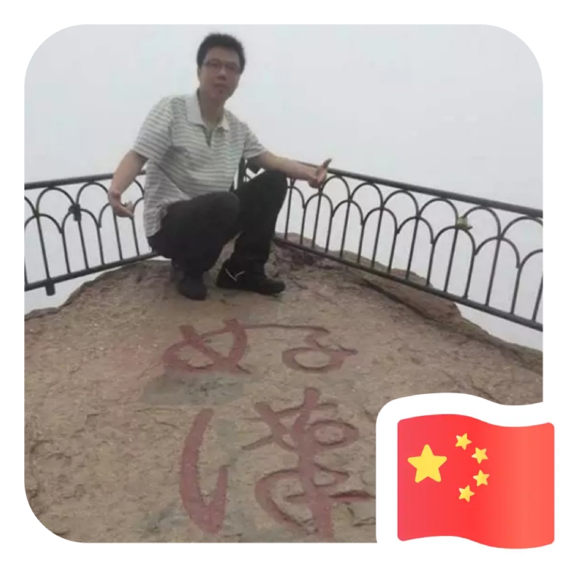 一只小虎牙的第一张照片--华安婚介网