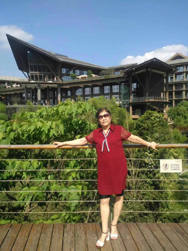 黄姐的第一张照片--华安婚介网