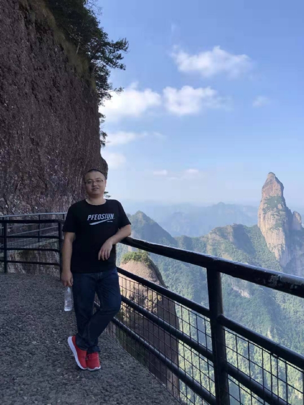 不杵于物的第一张照片--华安婚介网