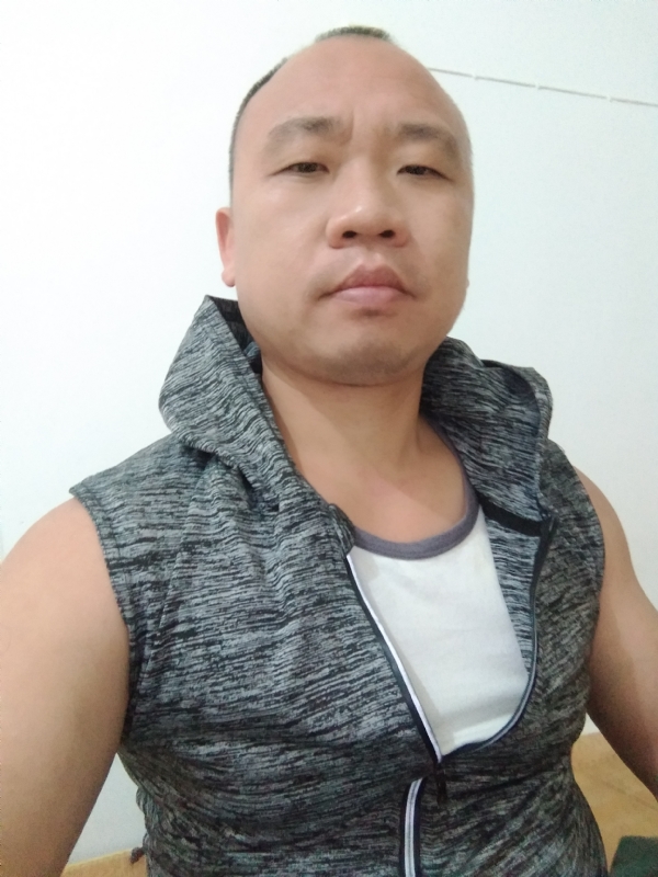 whm的第一张照片--华安婚介网