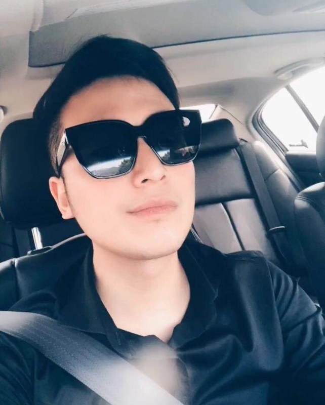 沉稳的第一张照片--华安婚介网