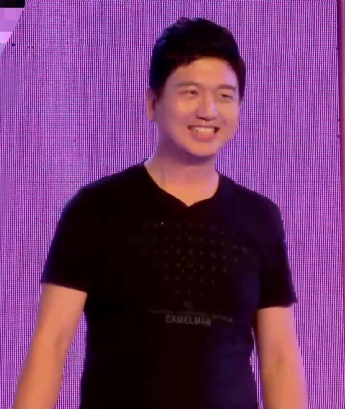 风继续吹的第一张照片--华安婚介网