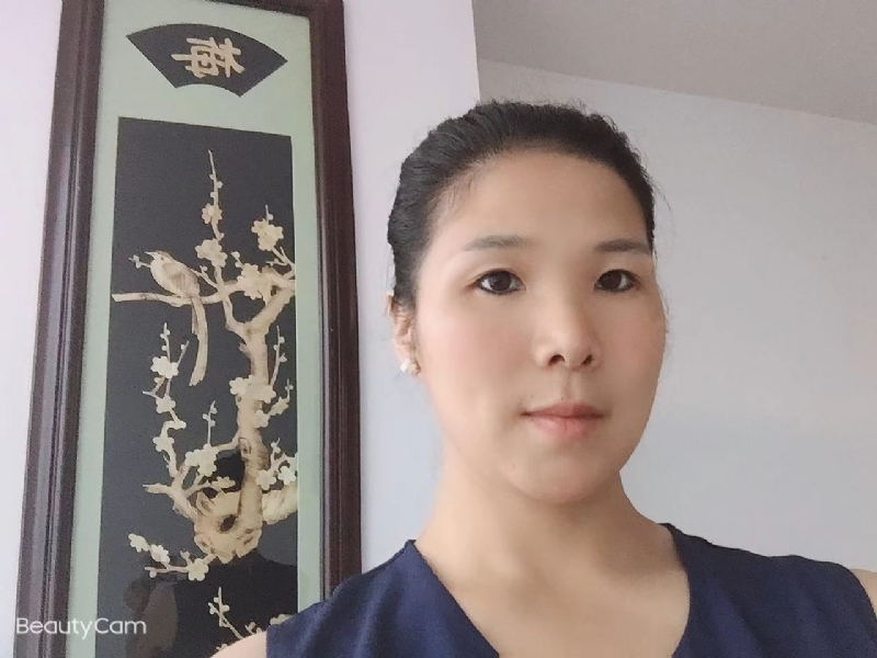 微笑的第一张照片--华安婚介网