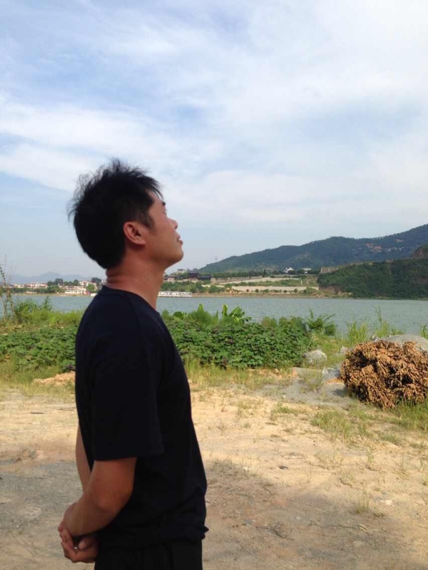 雾里看花的第一张照片--华安婚介网