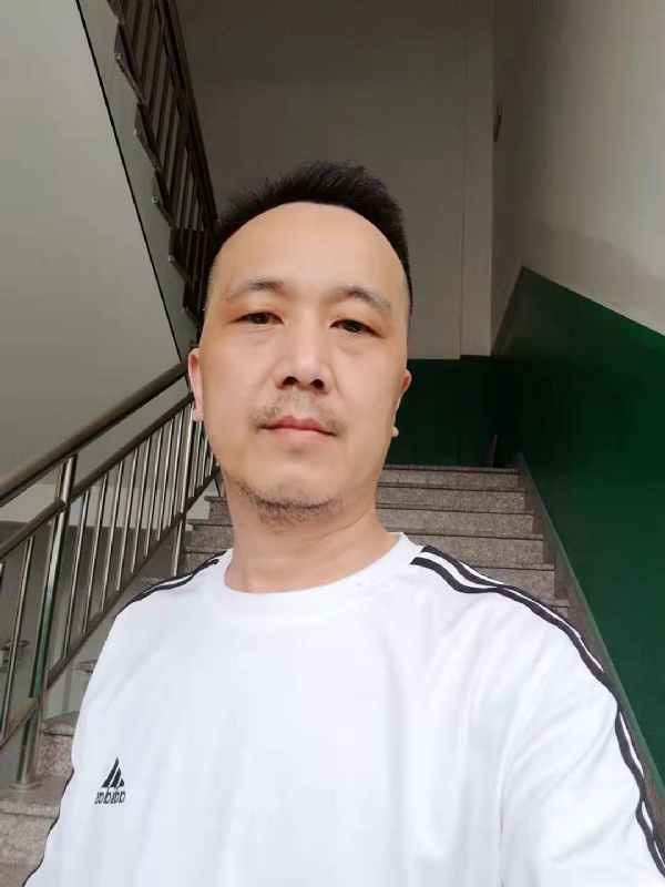 假如风有颜色的第一张照片--华安婚介网