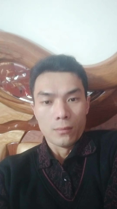 错把真心喂了狗的第四张照片--华安婚介网