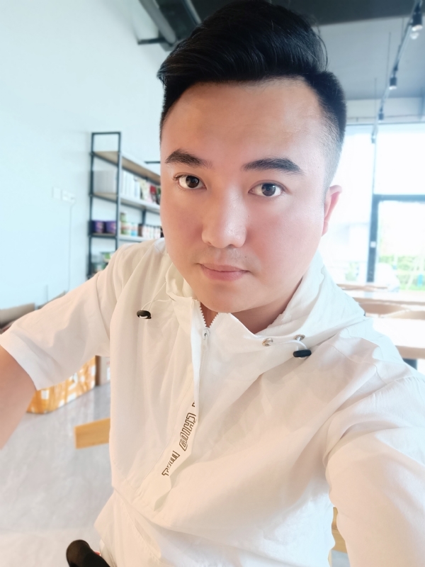 王先生的第一张照片--华安婚介网