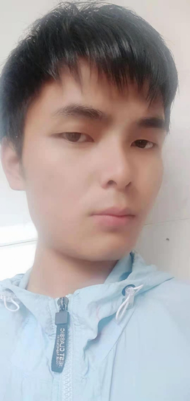安静的男生的第一张照片--华安婚介网