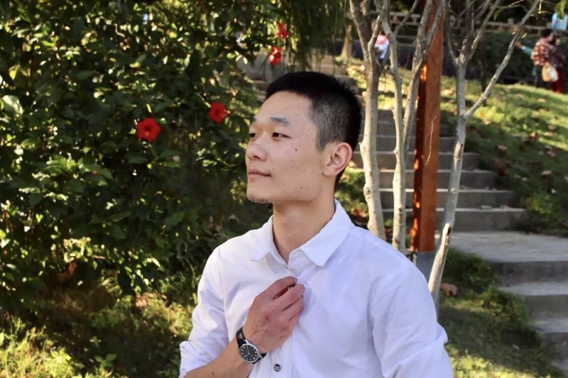 落落大方的第一张照片--华安婚介网