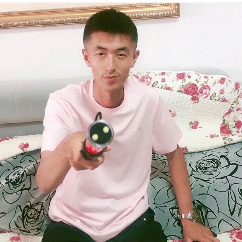 转身留下孤独的她的第一张照片--华安婚介网