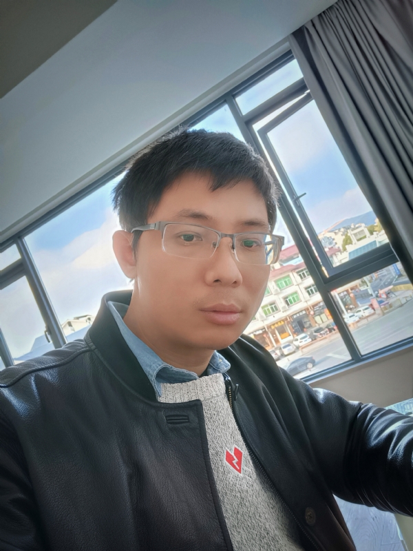 也许只是缺少一个拥抱的第二张照片--华安婚介网