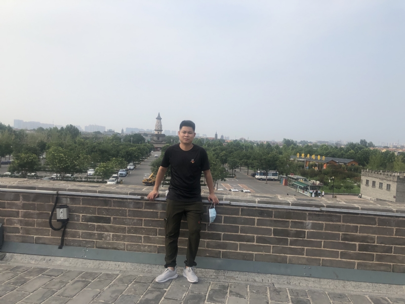 123.向左向右的第一张照片--华安婚介网