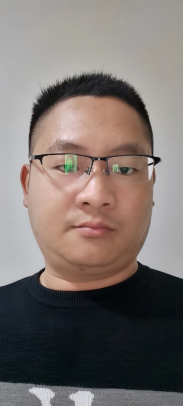 龙逍遥的第二张照片--华安婚介网