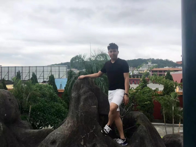 伟仔的第一张照片--华安婚介网