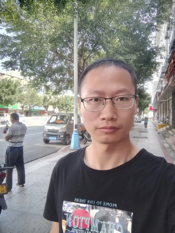 老虎的第一张照片--华安婚介网