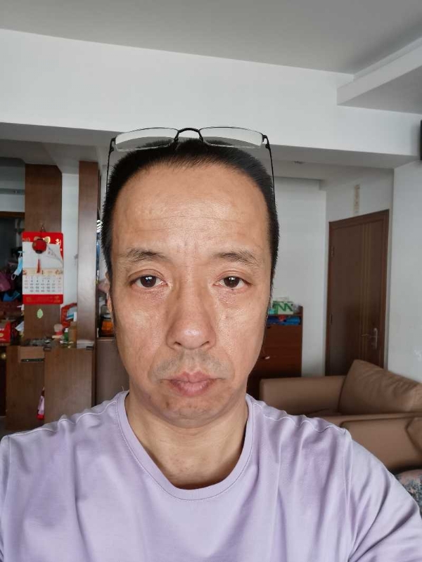 萨博的第一张照片--华安婚介网