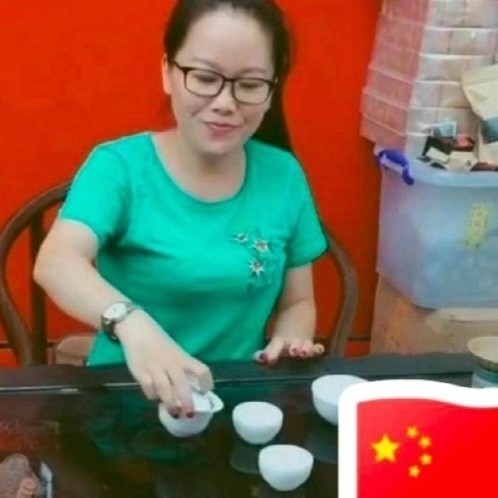 妖娆的第一张照片--华安婚介网