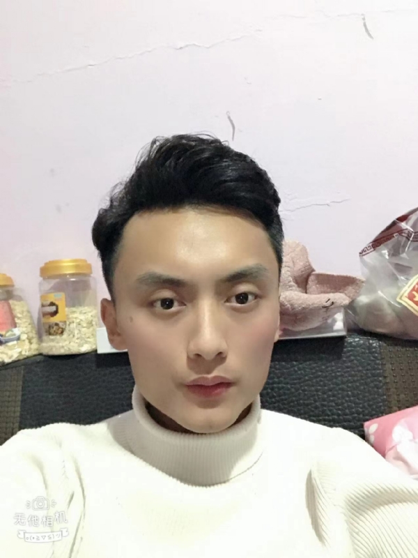 独孤一人的第一张照片--华安婚介网