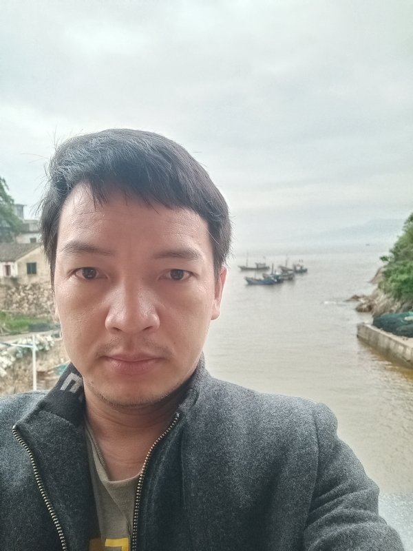 啊亮的第一张照片--华安婚介网