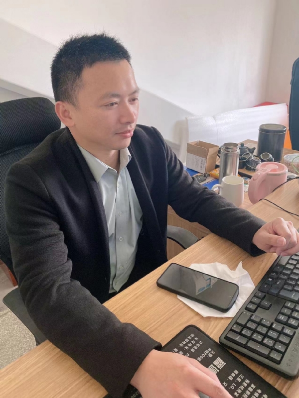 落叶知秋的第一张照片--华安婚介网