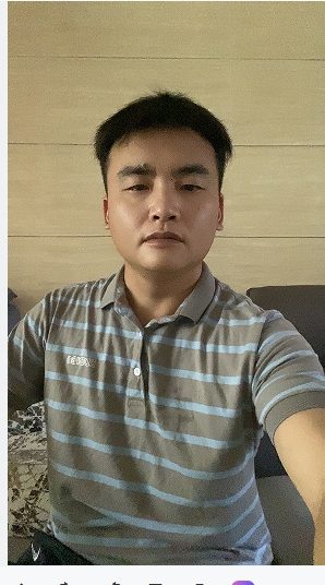 走在红毯那一天的第二张照片--华安婚介网